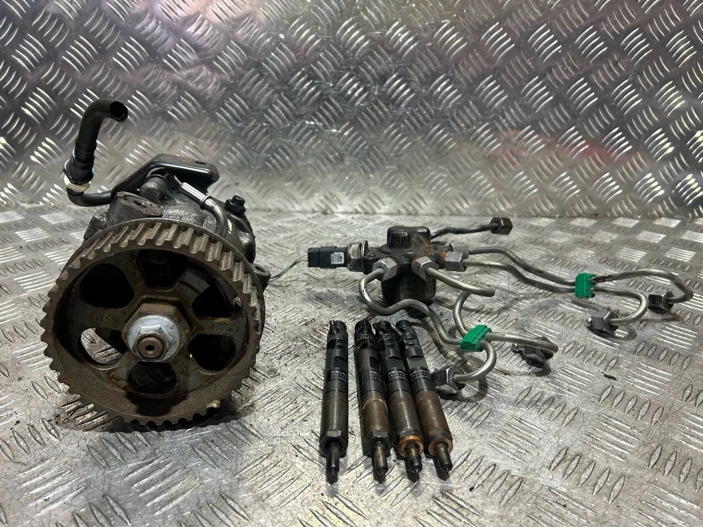 Форсунка Б/У Renault Clio 3   2011