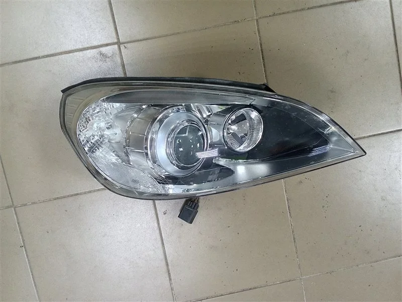 Фара ксеноновая Volvo S60 2011 31299993