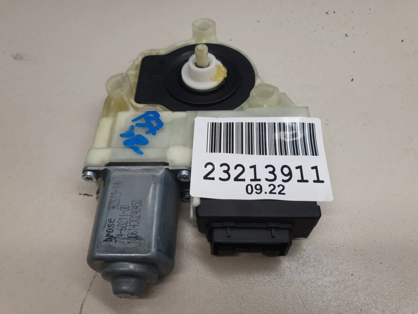 Моторчик стеклоподъёмника задний правый для Volkswagen Passat B7 2011-2015