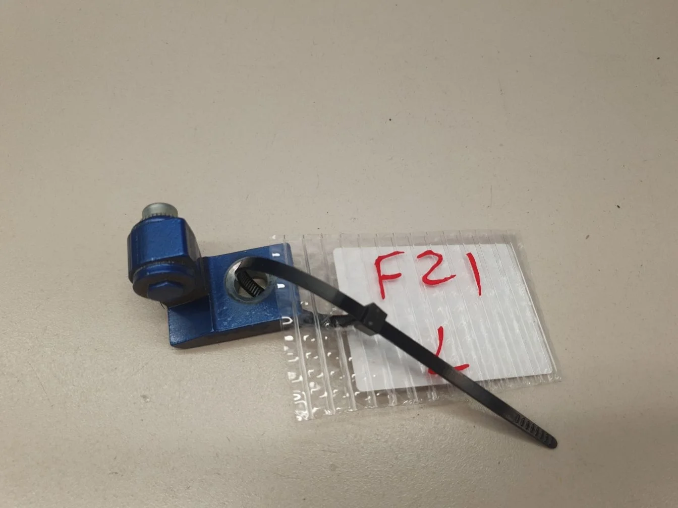 Петля двери передней левой для BMW 1 F20 F21 2011-2019