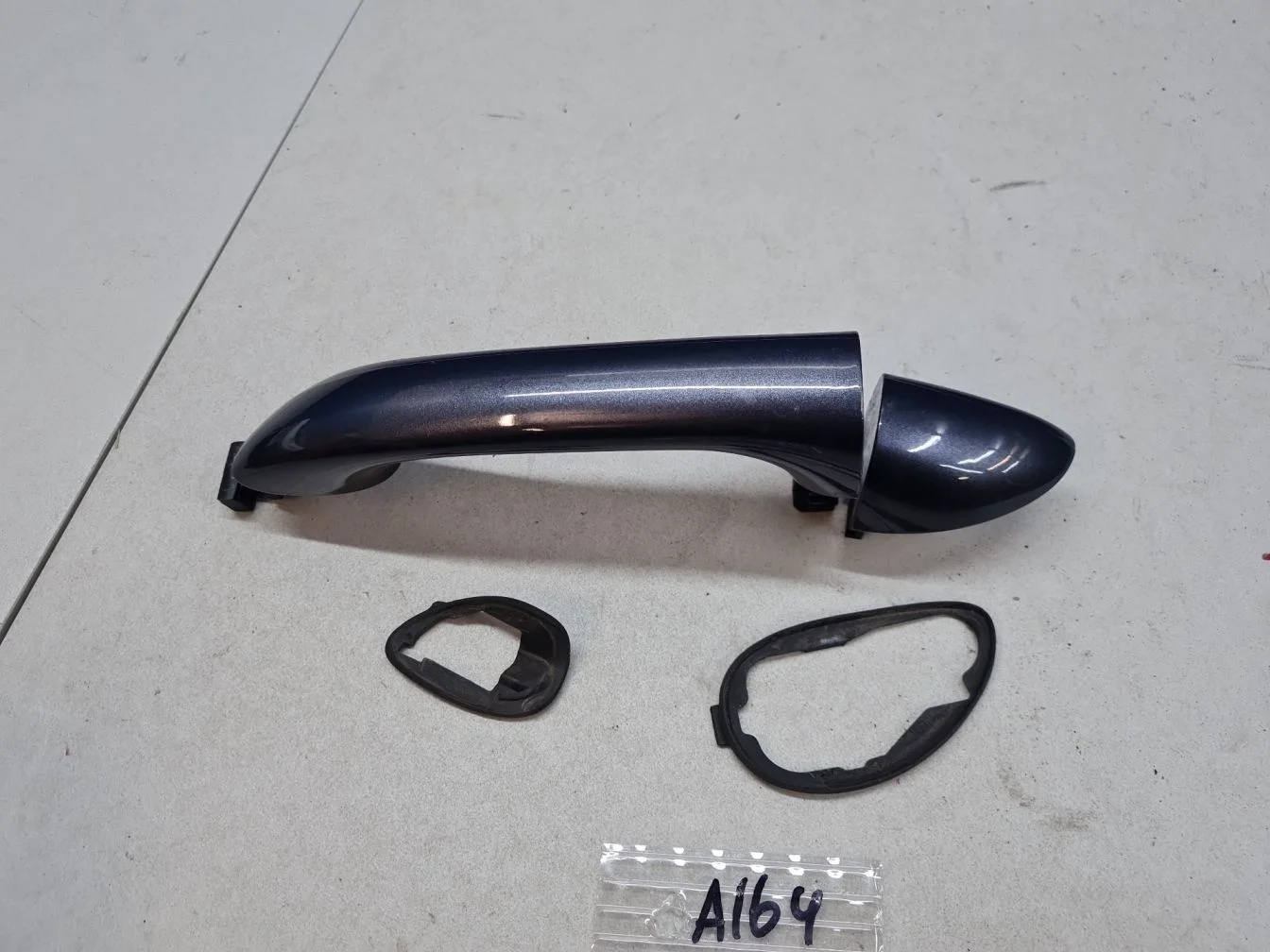 Ручка двери нaружная левая для Mercedes M-klasse W164 ML 2005-2011