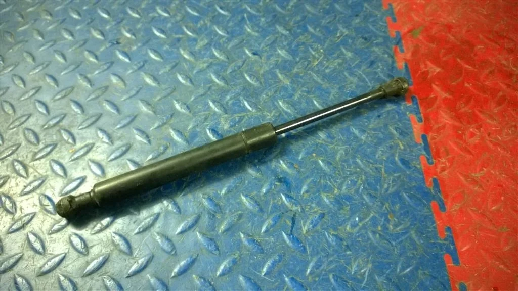 амортизатор капота BMW X5 E53  M54B30 231 лс 3.0i