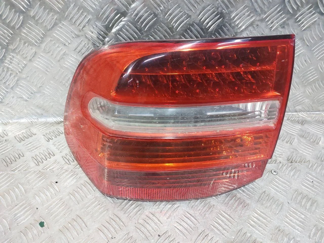 фонарь задний левый Porsche Cayenne 957