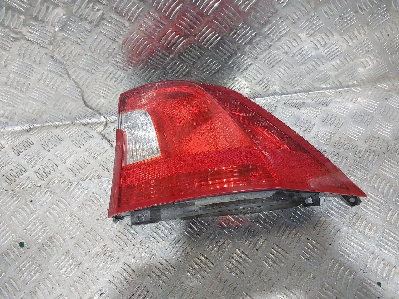 фонарь задний правый Volvo S60 2