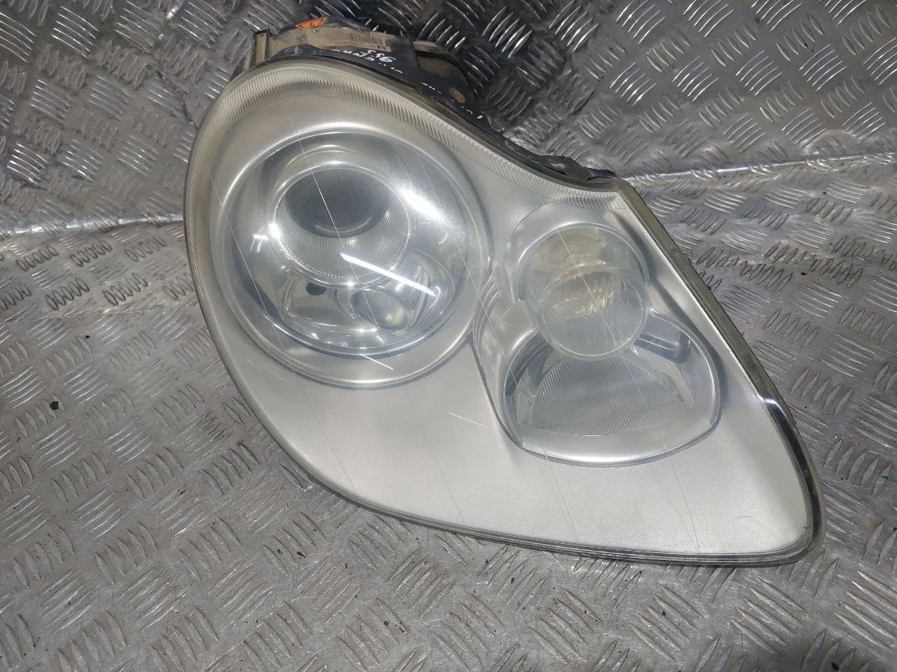 фара правая Porsche Cayenne 955