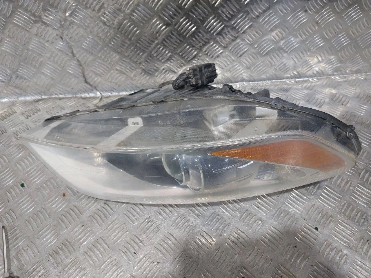 фара правая Volvo XC60