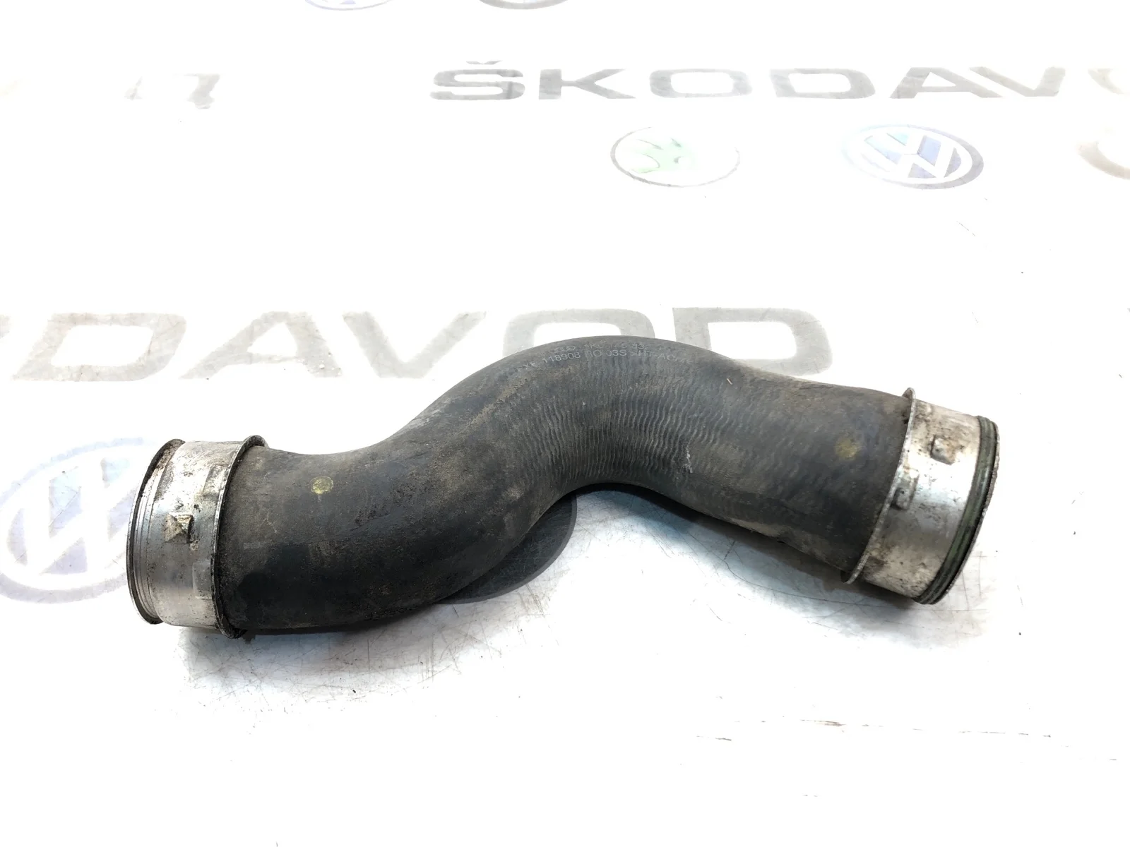 Патрубок интеркулера Skoda Octavia 2011 1K0145832J A5 (1Z)