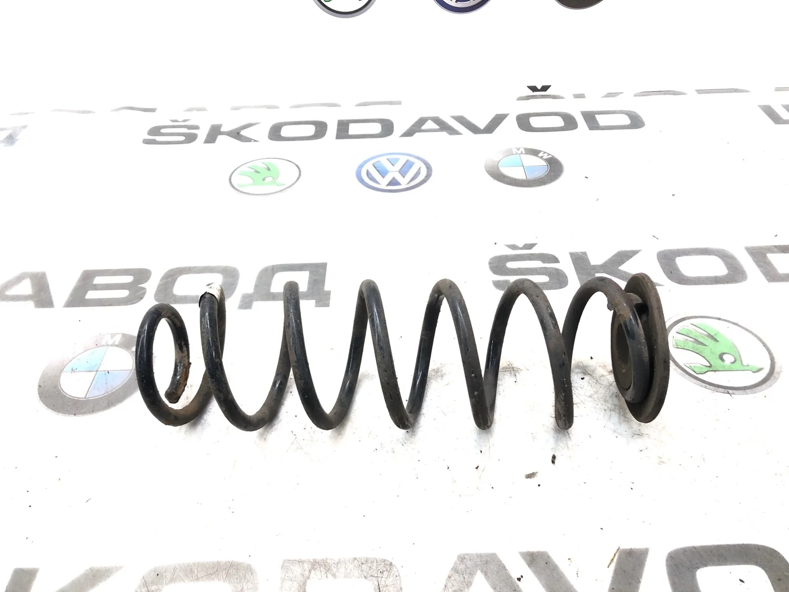 Пружина подвески Skoda Octavia 5Q0511121AD A7 (5E) 2.0 CKFC, задняя