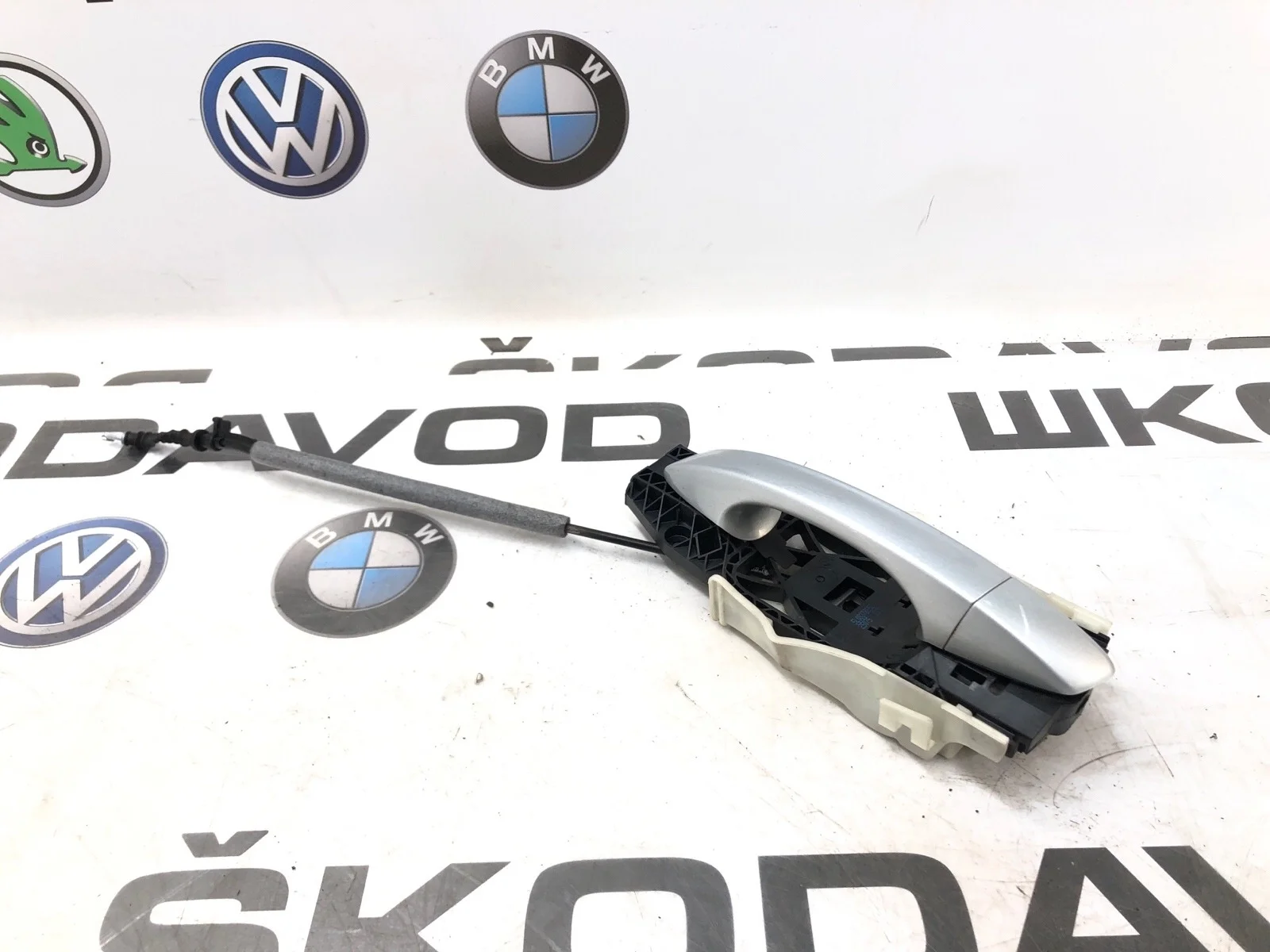 Ручка двери внешняя Skoda Octavia 5L0837885C A7 (5E) 2.0 CKFC, задняя левая