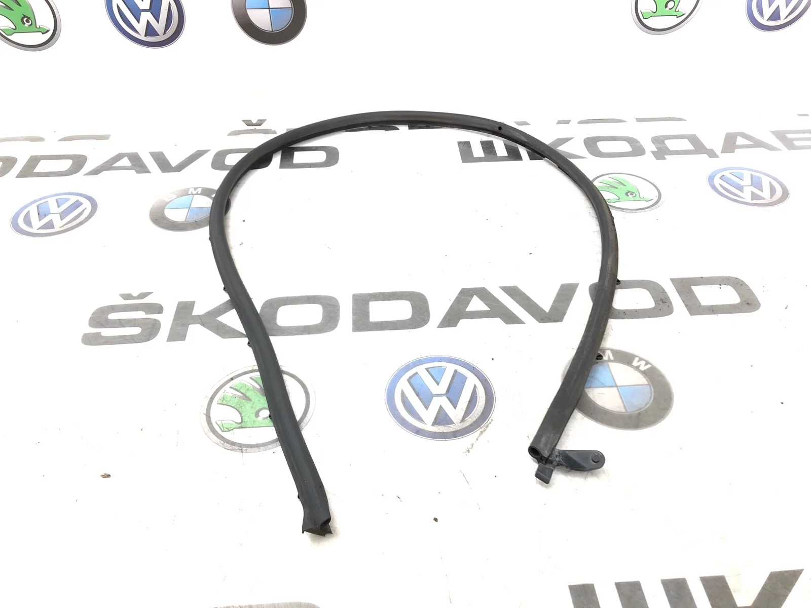 Уплотнитель двери Skoda Octavia 5E5839697C A7 (5E) 2.0 CKFC, задний левый