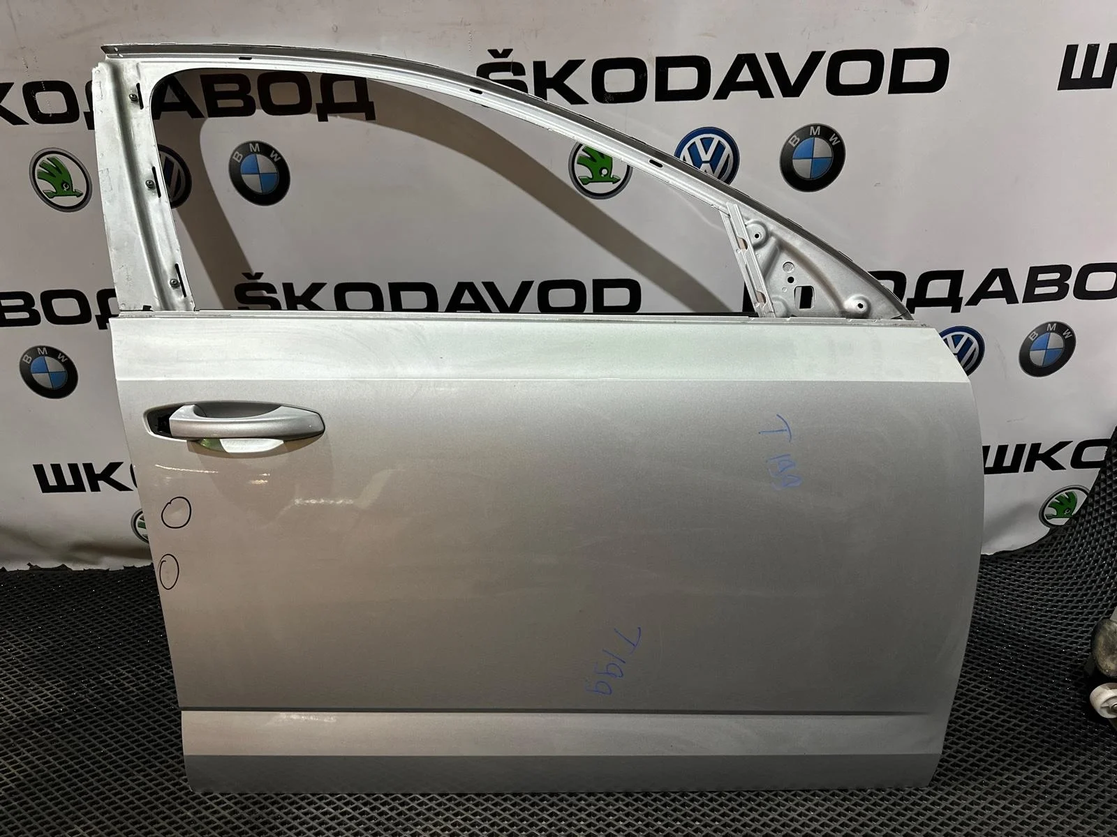 Дверь Skoda Octavia 5E0831052A A7 (5E) 2.0 CKFC, передняя правая