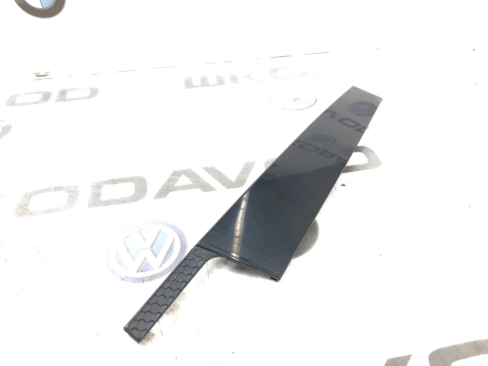 Накладка двери декоративная Skoda Octavia 5E0837901A A7 (5E) 2.0 CKFC, передняя левая