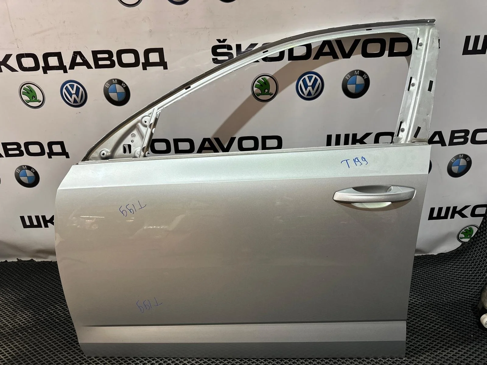 Дверь Skoda Octavia 5EU831051A A7 (5E) 2.0 CKFC, передняя левая