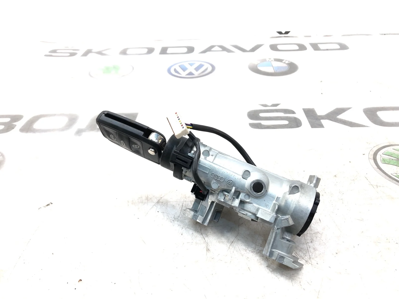 Замок зажигания Skoda Octavia 1K0905851 A7 (5E) 2.0 CKFC