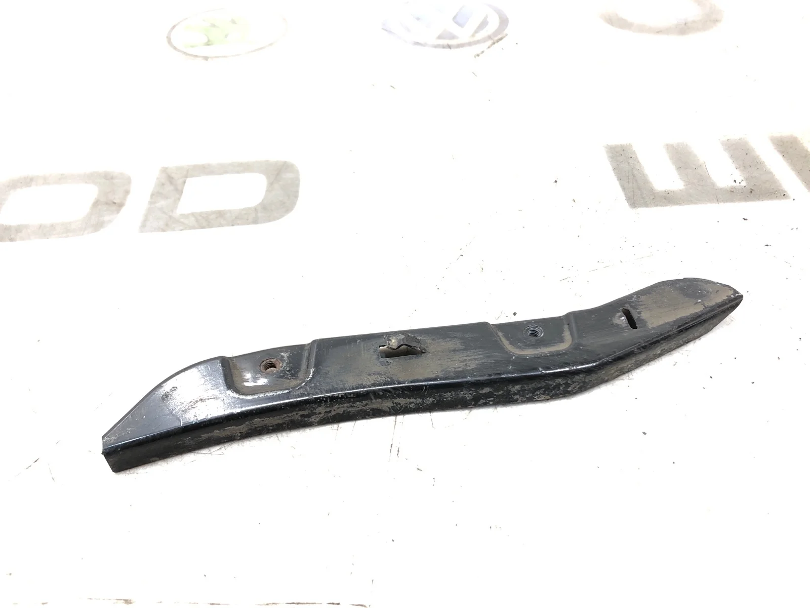 Кронштейн бампера Skoda Octavia 5E0807049 A7 (5E) 2.0 CKFC, передний левый