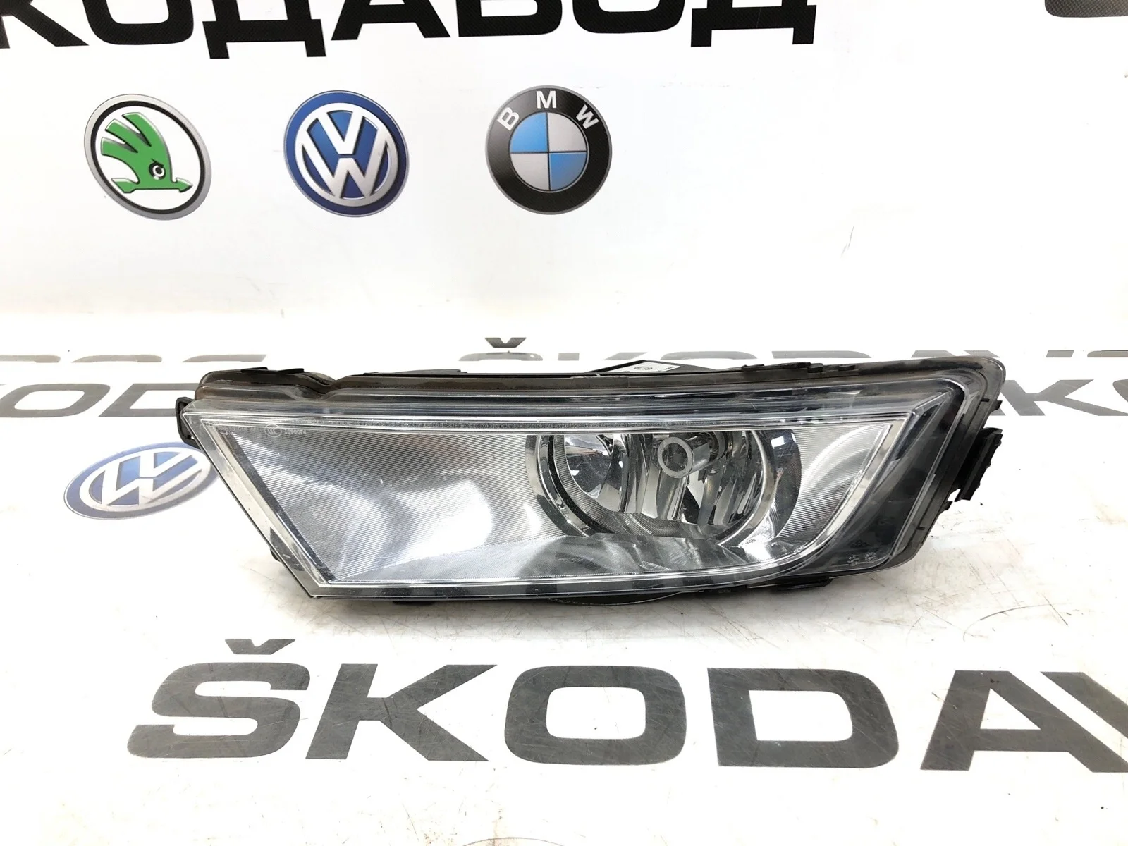 Фара противотуманная ПТФ Skoda Octavia 5E0941701D A7 (5E) 2.0 CKFC, передняя левая