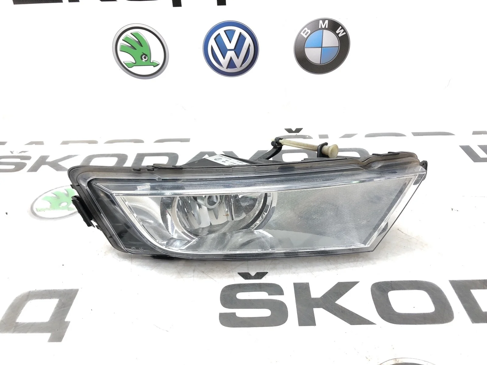 Фара противотуманная ПТФ Skoda Octavia 5E0941702D A7 (5E) 2.0 CKFC, передняя правая