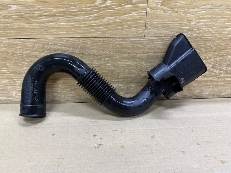 Патрубок воздушного фильтра Renault Logan 2018 165559019R 2