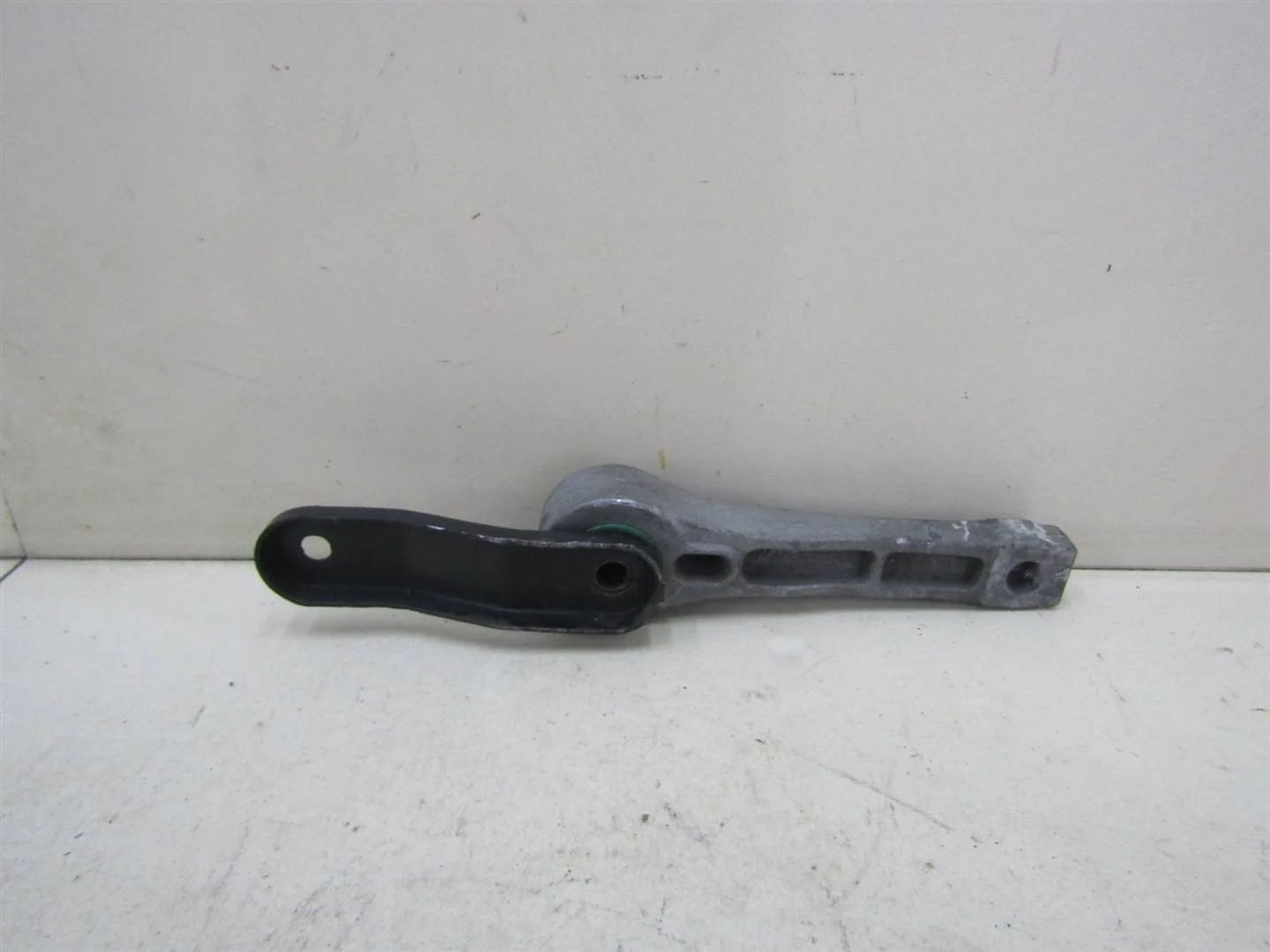 Опора двигателя задняя Skoda Octavia (A5 1Z-) 2004-2013  [1K0199855K]  1.6 BSE в Вологде