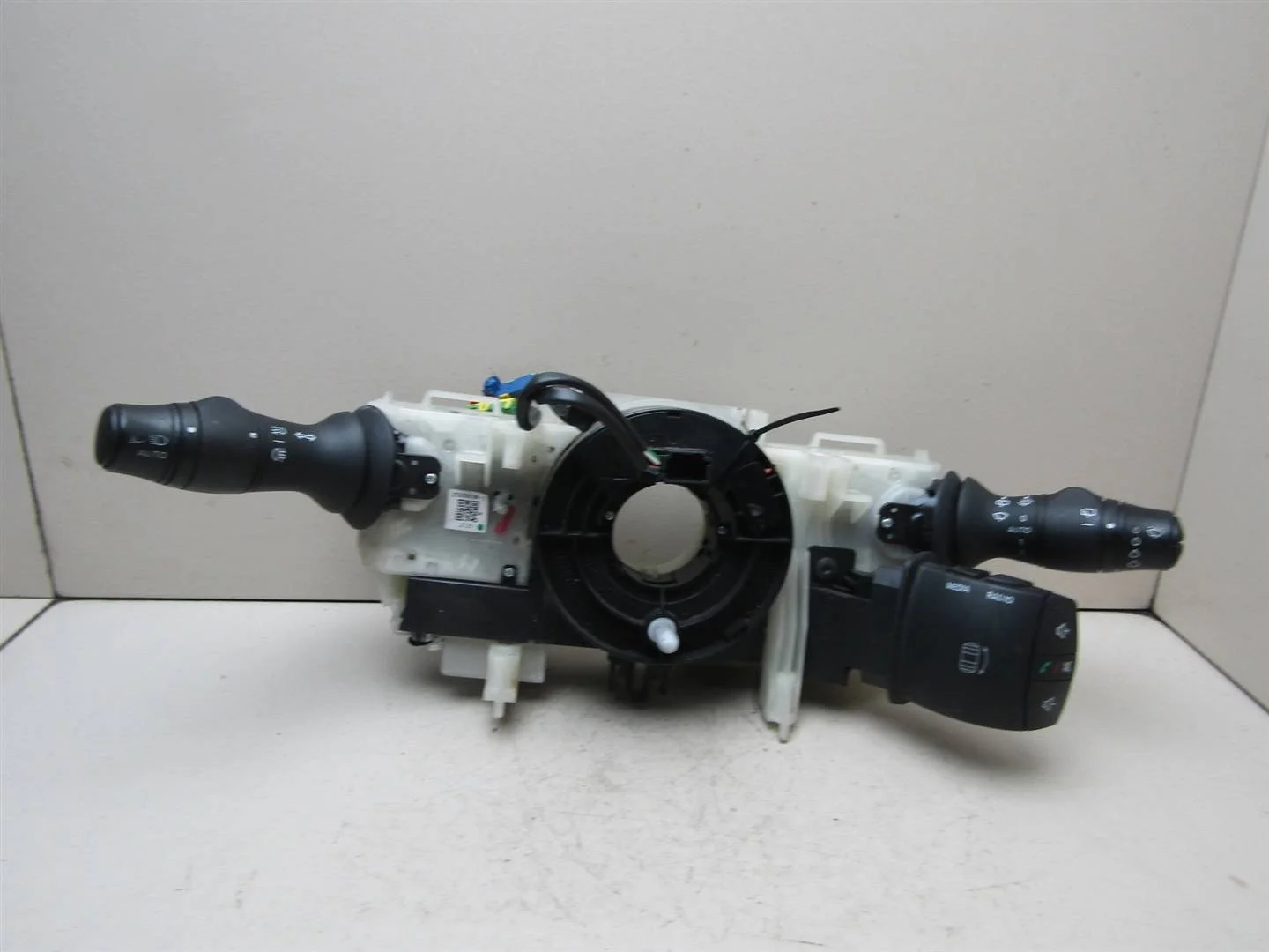 Переключатель подрулевой в сборе Renault Megane III 2009-нв  [255670019R]  в Вологде