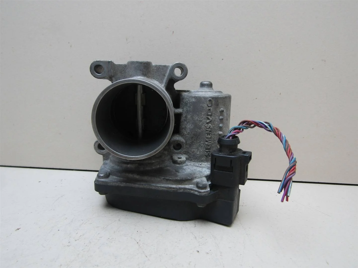 Заслонка дроссельная Skoda Fabia 1999-2006  [03C133062B]  1.2 BME в Вологде