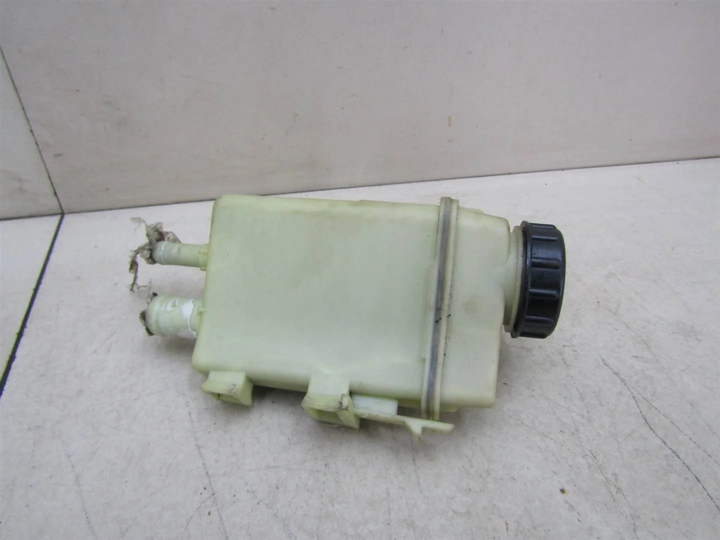 Бачок гидроусилителя Renault Clio II\Symbol 1998-2008  [7700414664]  1.4 8v K7J 700 в Вологде