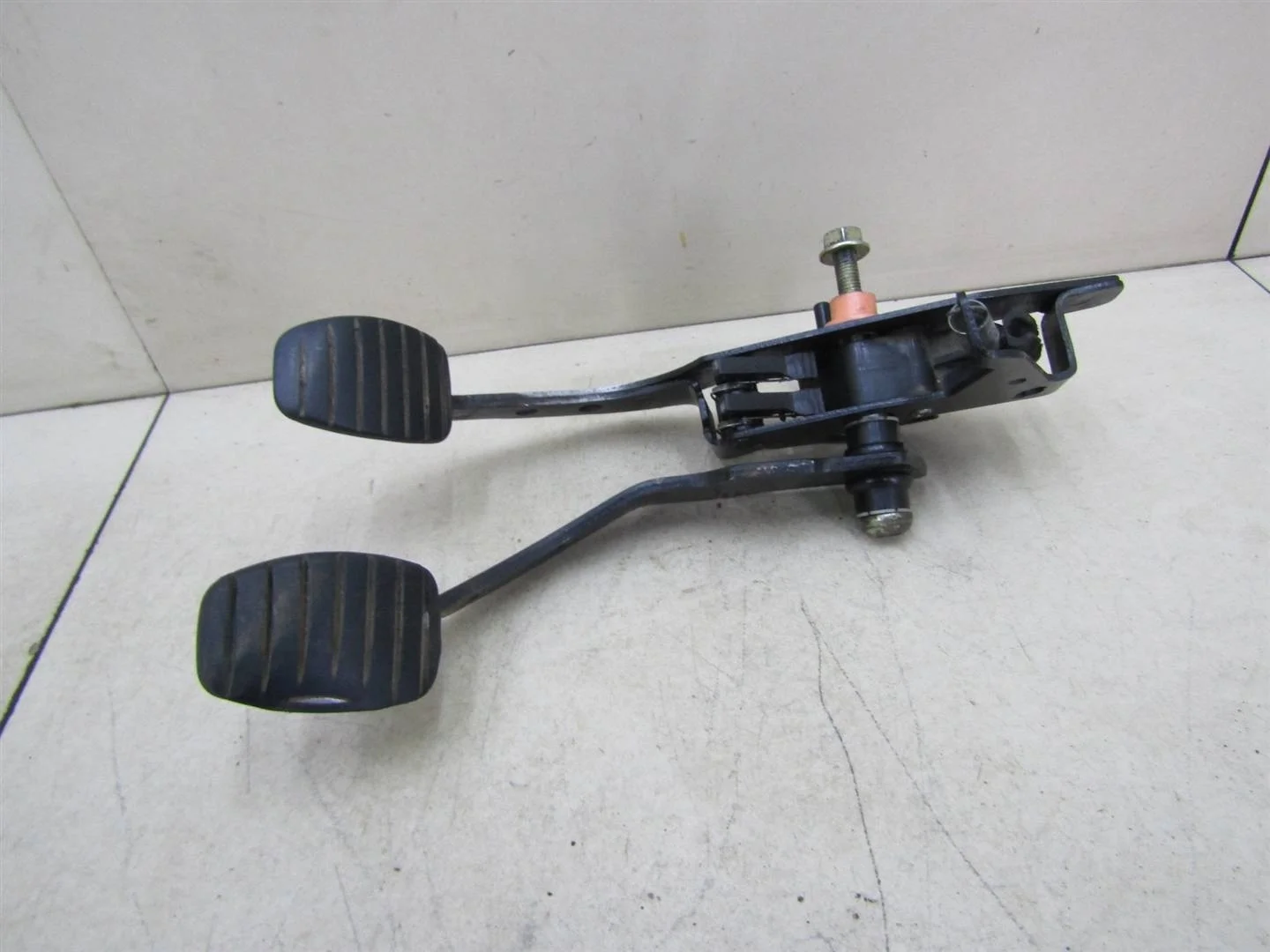 Педаль сцепления Renault Clio II\Symbol 1998-2008  [8200060841]  1.4 8v K7J 700 в Вологде