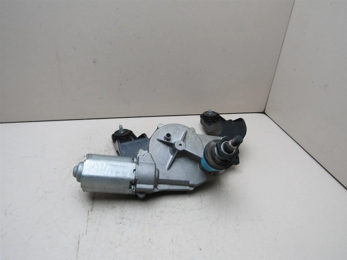 Моторчик стеклоочистителя задний Kia Ceed 2007-2012  [987001H500]  в Вологде