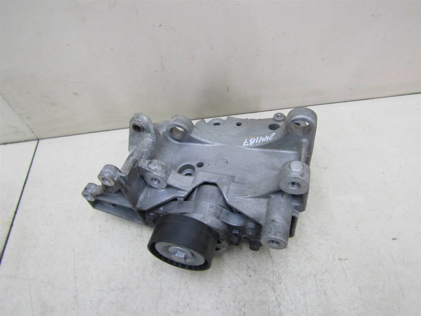 Кронштейн генератора Peugeot 206 1998-2012  [5706J2]  1.4 8V KFW в Вологде