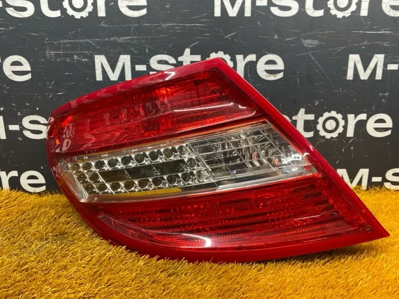 Фонарь задний Mercedes-Benz C-Class 2010 A2048201964 W204 271.860, левый