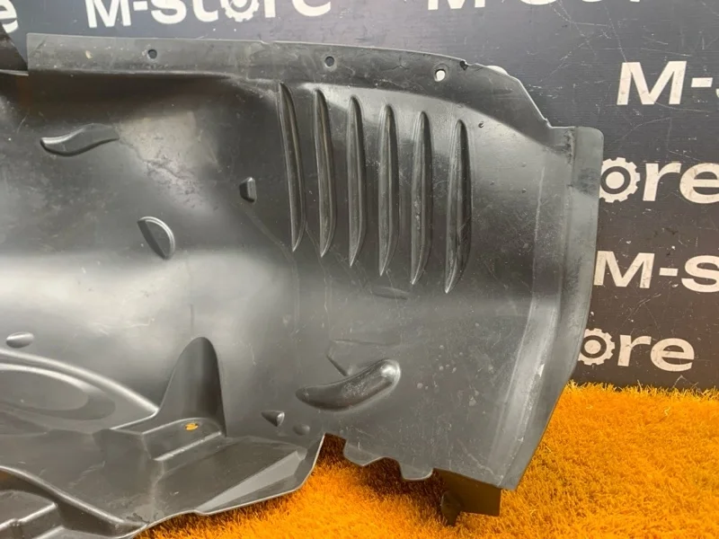 Подкрылок Mercedes-Benz C-Class 2007 A2046980030 W204 271.950, передний правый