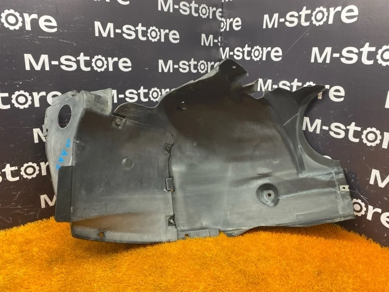 Подкрылок Mercedes-Benz C-Class 2001 A2038840622 W203 111.955, передний правый