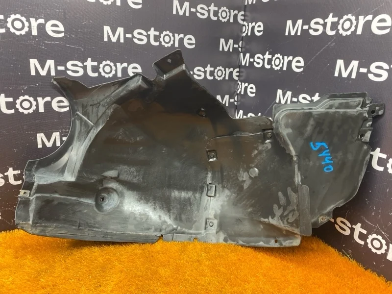 Подкрылок Mercedes-Benz C-Class 2001 A2038840722 W203 111.955, передний левый