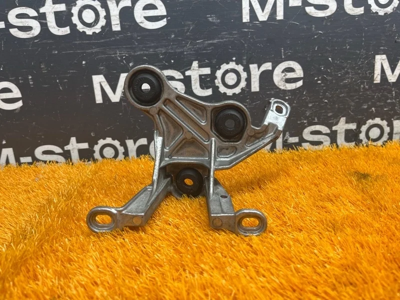 Кронштейн блока ABS Mercedes-Benz Glk-Class 2010 A2044300110 X204 272.948