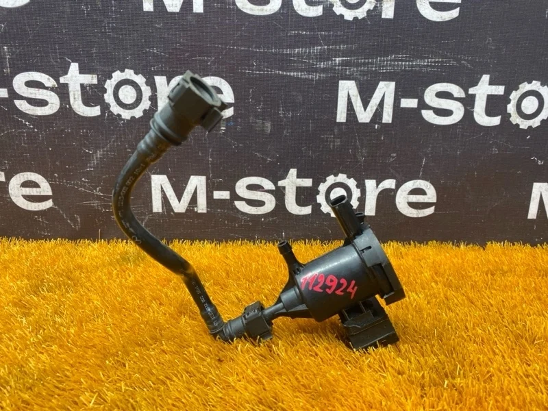 Клапан вентиляции топливного бака Mercedes-Benz C-Class 2014 A0014760532 W205 274.920