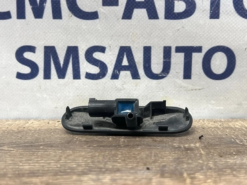 Форсунка омывателя лобового стекла Porsche Cayenne 2011 7P5955988 958 4.8. 4852, правая