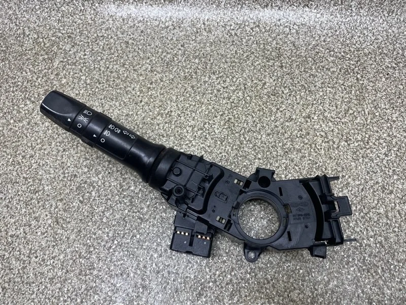 Переключатель поворотов Hyundai Solaris 2011 934101R530 1.4 G4FA MT