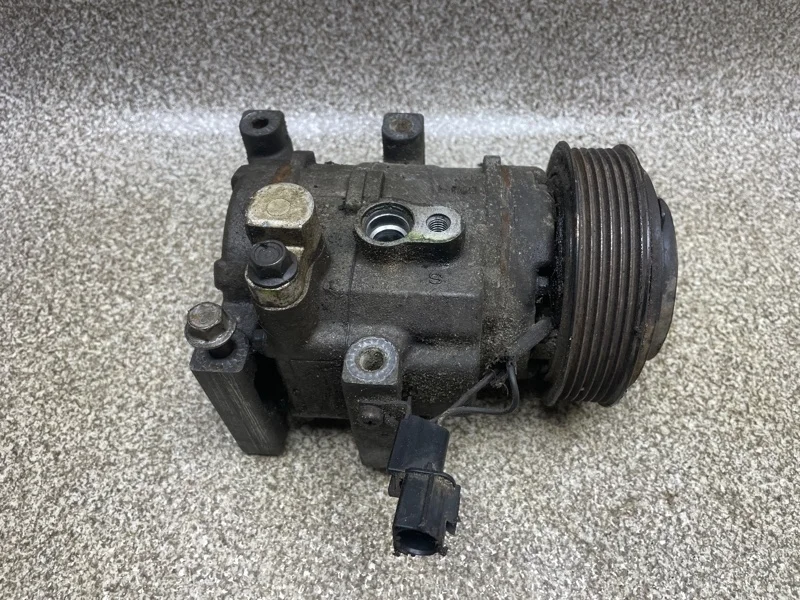 Компрессор кондиционера Hyundai Solaris 2011 977014L000 1.4 G4FA MT