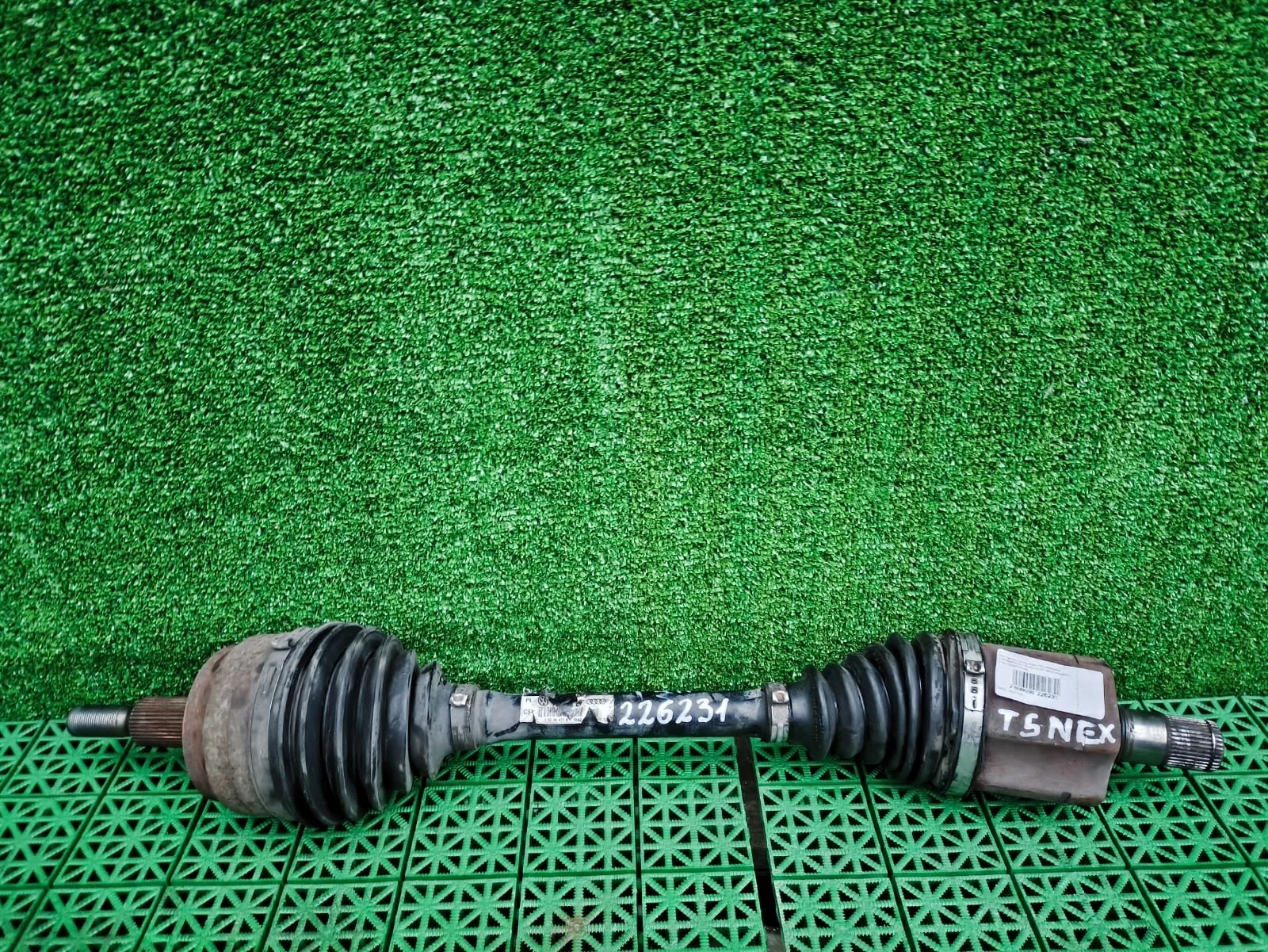 Вал привода со шрусами VOLKSWAGEN TRANSPORTER T5 NEX 2010- АКПП левый б/у TRANSPORTER T5(2003-2015)