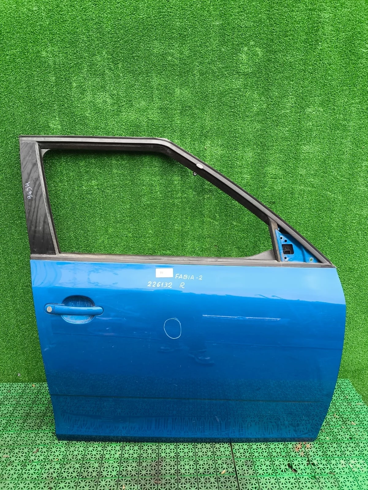 Дверь SKODA FABIA 2 2007- передняя правая синяя б/у FABIA 2(2007-2015)