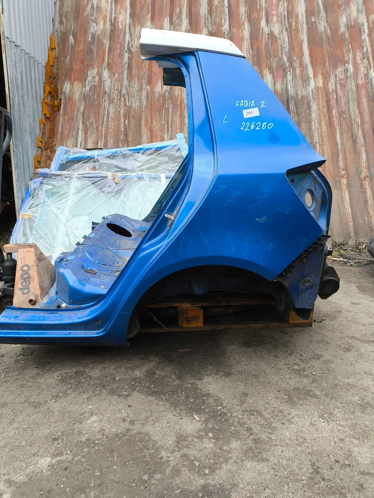 Крыло SKODA FABIA 2 2007- заднее левое синее б/у FABIA 2(2007-2015)