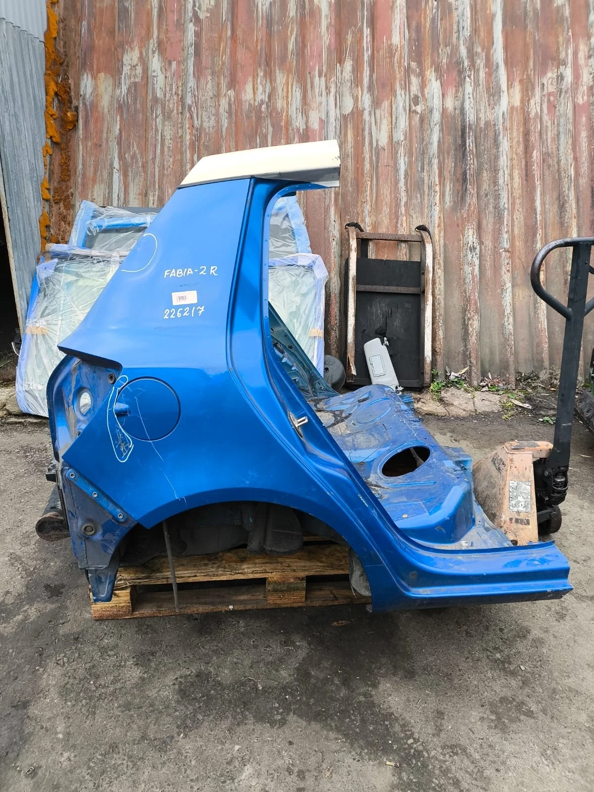 Крыло SKODA FABIA 2 2007- заднее правое синее б/у FABIA 2(2007-2015)