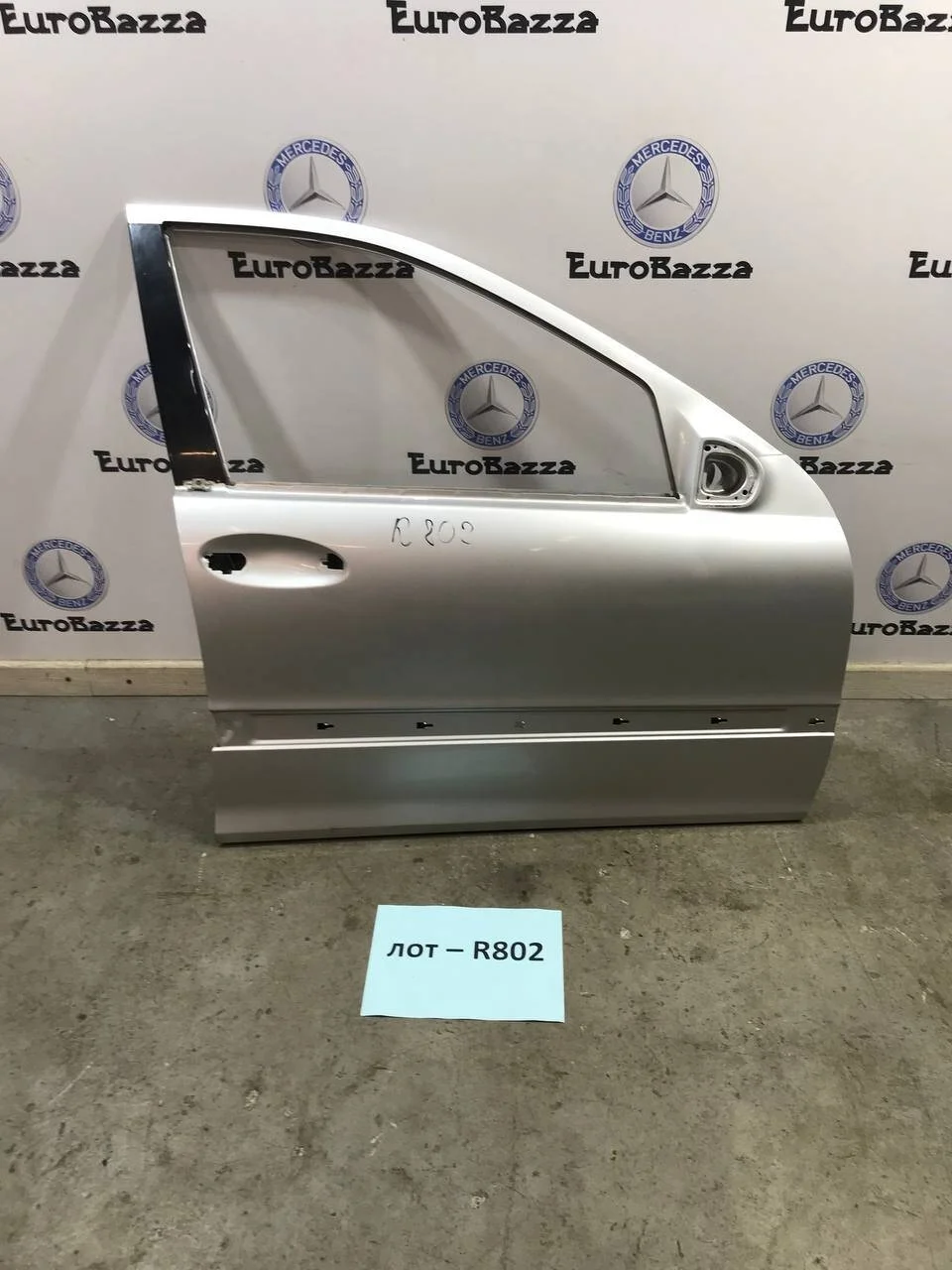 Дверь передняя правая Mercedes W203