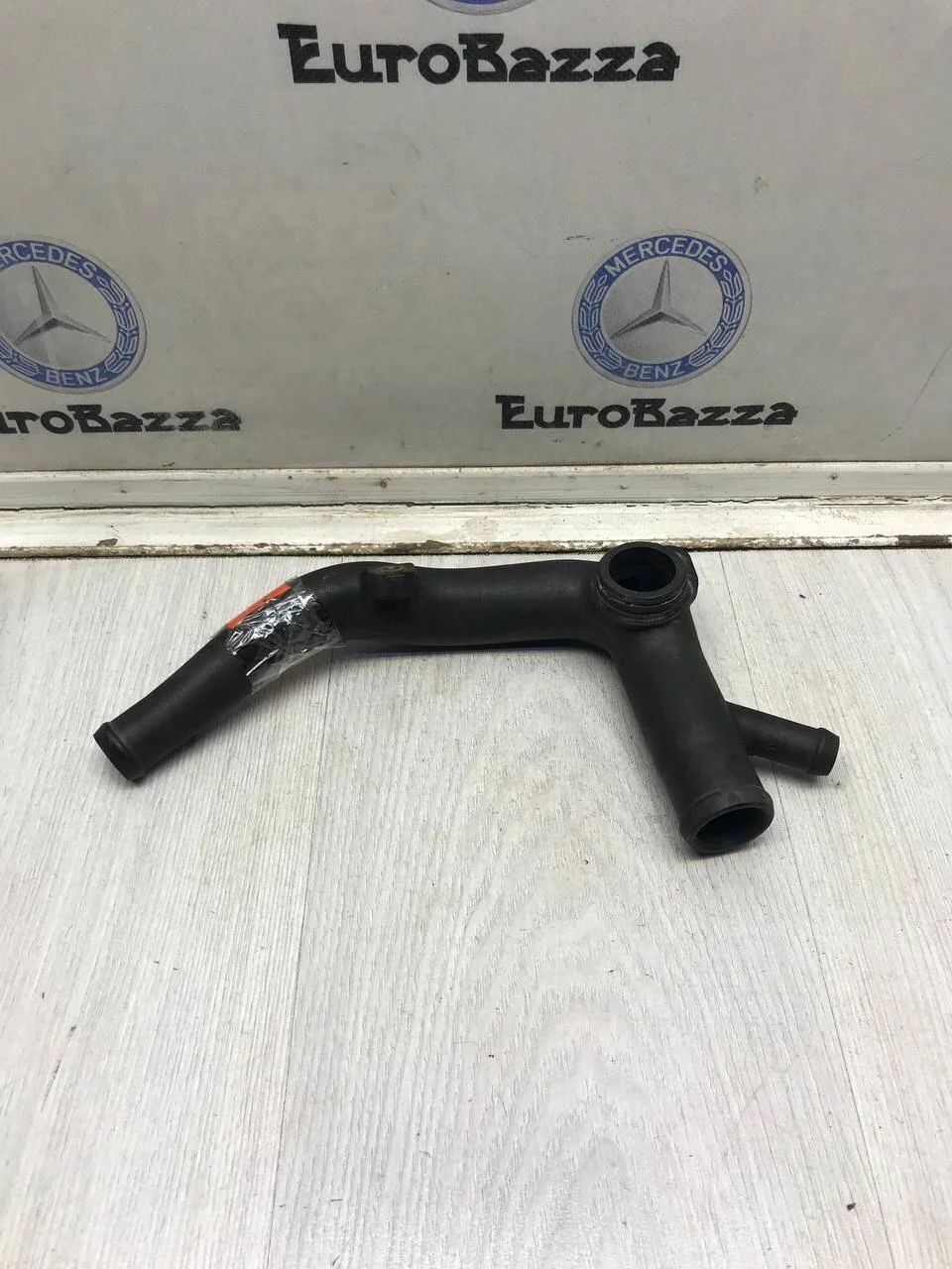 Патрубок охлаждения двигателя Mercedes М266