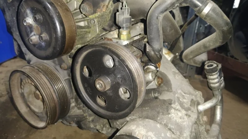 Насос гидроусилителя Ford C-MAX (03-07)