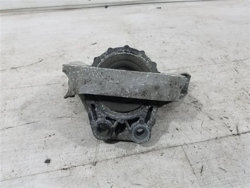 Опора двигателя правая Ford Kuga 1 (08-12) SUV