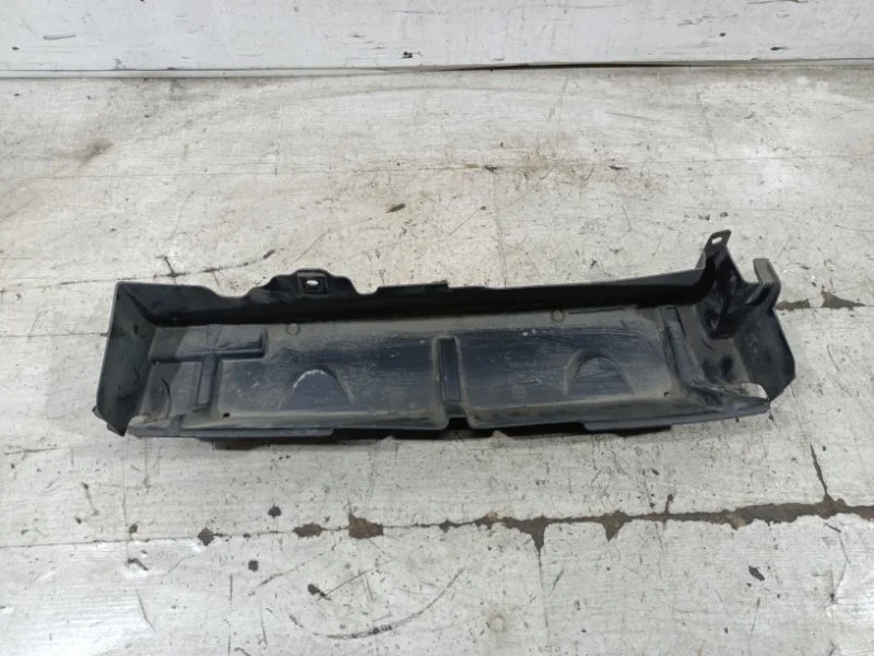 Воздуховод радиатора Ford Focus 3 (11-14) ХЭТЧБЕК