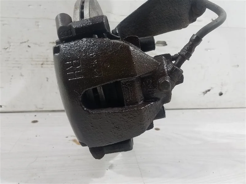 Суппорт передний правый Ford Focus 2 (08-11) КУПЕ