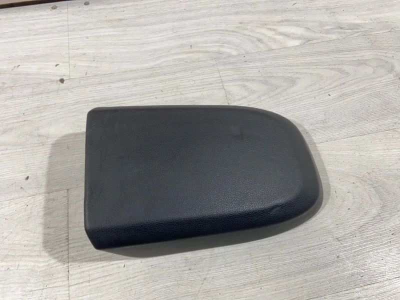 Крышка подлокотника Ford Focus 2 (08-11) ХЭТЧБЕК