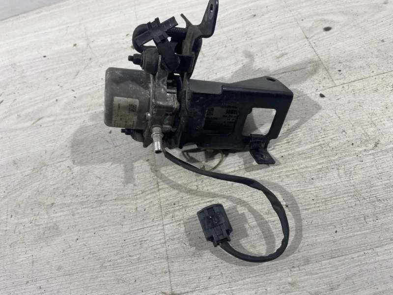 Насос вакуумный Ford S-MAX (06-15) SAV 2.0L